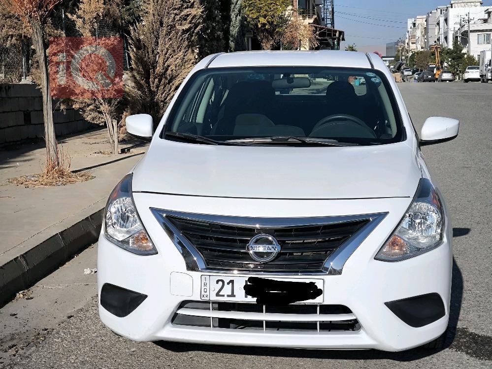 نيسان فيرسا